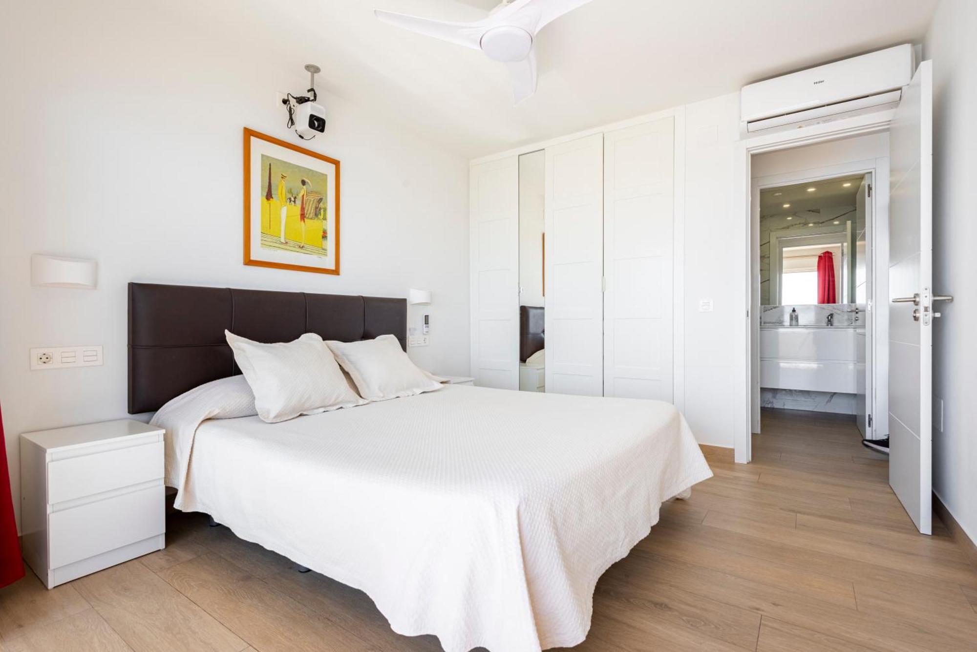Beachfront -- New Luxury Apartment -- 1ª Linea Playa -- Fuengirola City Center -- Private Parking -- Panoramic Sea Views -- Экстерьер фото