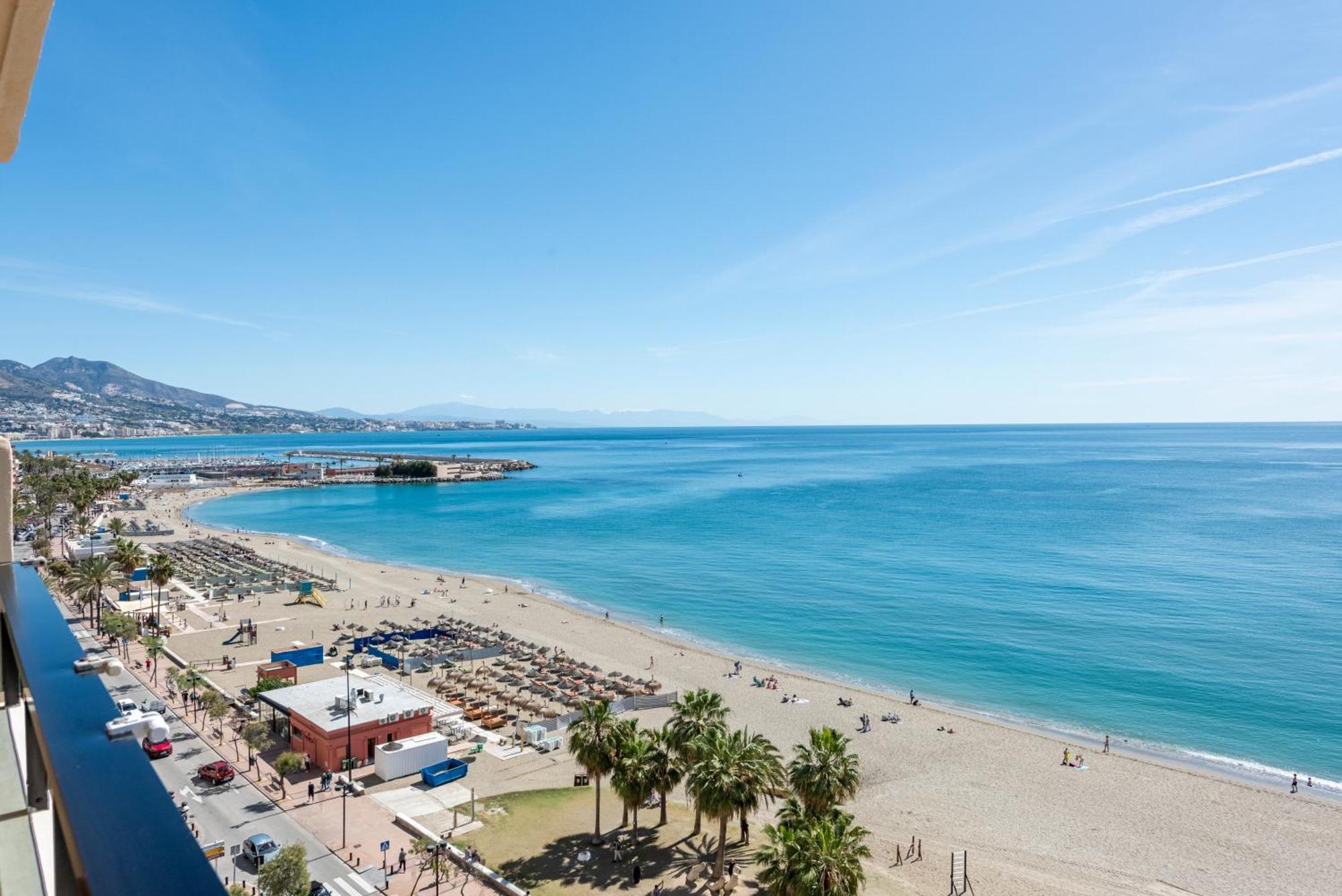 Beachfront -- New Luxury Apartment -- 1ª Linea Playa -- Fuengirola City Center -- Private Parking -- Panoramic Sea Views -- Экстерьер фото